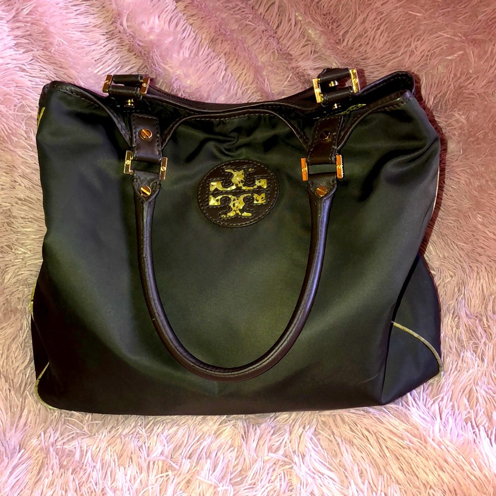 Snag this Ultra-Cool Authentic Tory Burch Handbag